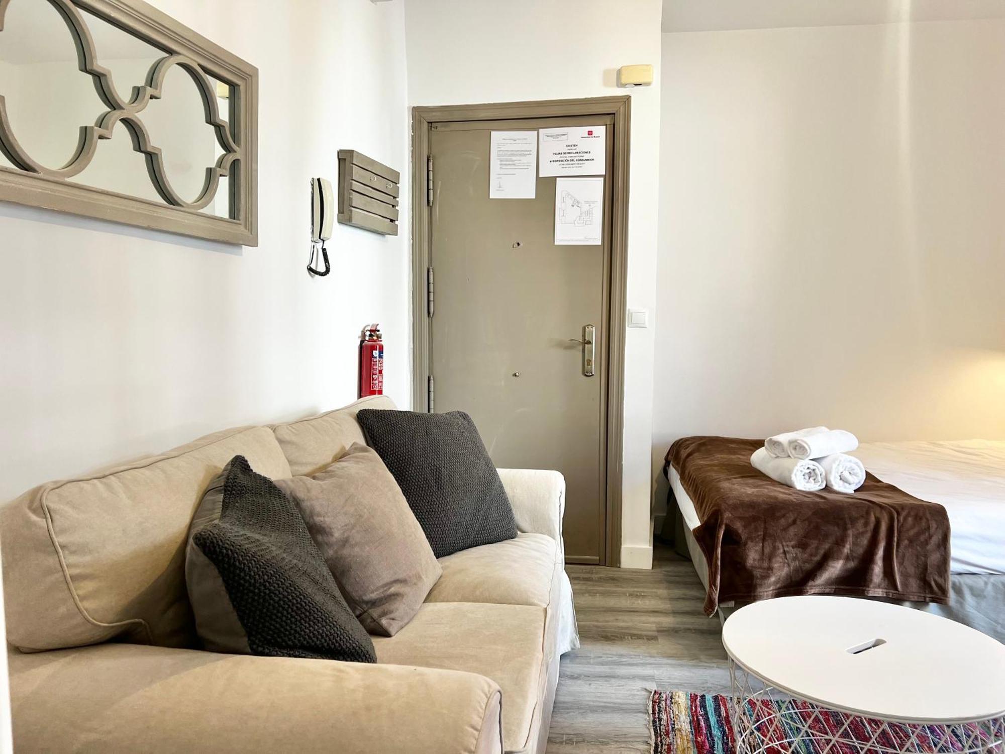 Estudio Puerta Cerrada Apartamento Madri Exterior foto